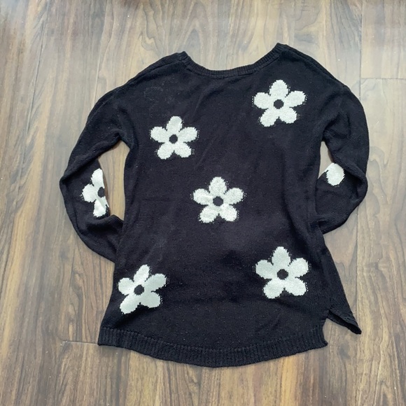 Knit Daisy Pattern Garage Long Sleeve Top - Picture 3 of 11